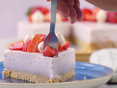 Receita de Torta Mousse de Morango e Leite Condensado