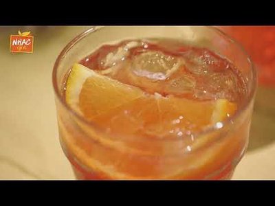 Drinques Refrescantes: Mojito de Abacaxi, Negroni Sbagliato e Hibisco com Erva-Cidreira