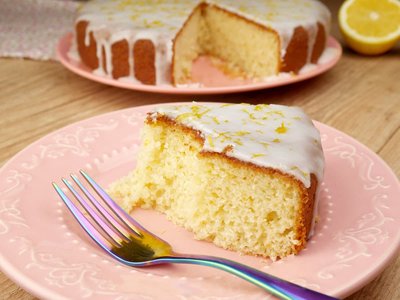 Bolo de Iogurte com Limão Siciliano de Liquidificador