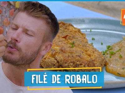 Filé de peixe à milanesa de urucum com pirão