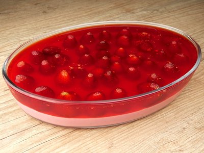 Mousse de Morango com Cobertura de Morango