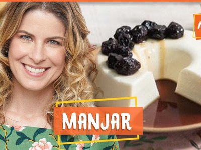 Manjar de Coco com Calda de Ameixa