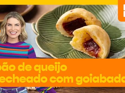 Pão de queijo recheado com goiabada