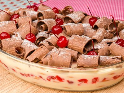 Pavê de Chocolates com Cereja