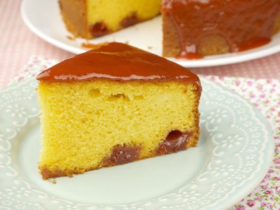 Bolo de Fubá com Goiabada