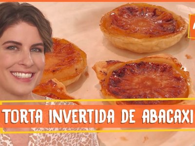 Tarte tatin de abacaxi com calda de caramelo