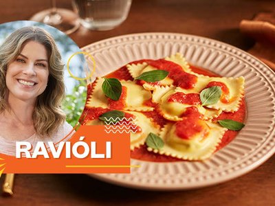 Ravióli caseiro com dois recheios e molho de limão