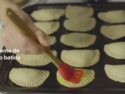Receita de Pastel de Forno Recheado com Carne e Queijo