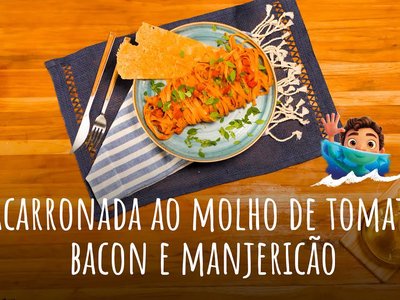 Macarronada ao Molho de Tomate, Bacon e Manjericão