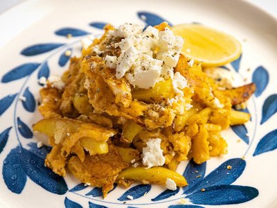 Patates me Avga (O Café da Manhã Grego que Você Nunca Ouviu Falar)