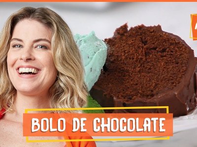 Bolo de chocolate com calda de ganache