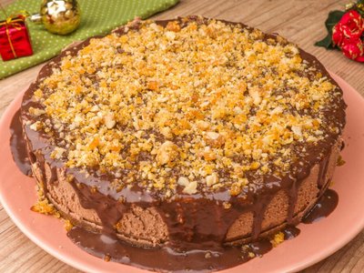 Torta Mousse de Chocolate com Nozes