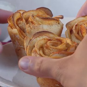 Receita de Tortinhas de Flores de Maçã